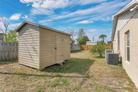 House in Edgewater, Florida 3 bedrooms, 211.82 sq.m. № 2102930 - photo 28