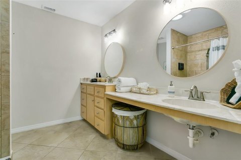 House in Edgewater, Florida 3 bedrooms, 211.82 sq.m. № 2102930 - photo 13