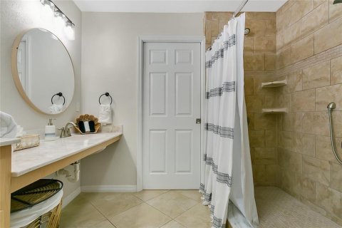 House in Edgewater, Florida 3 bedrooms, 211.82 sq.m. № 2102930 - photo 14