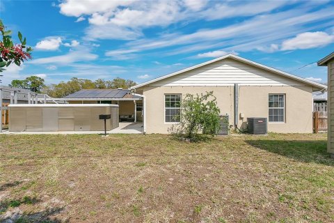 House in Edgewater, Florida 3 bedrooms, 211.82 sq.m. № 2102930 - photo 27