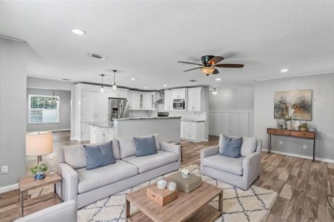 Casa en venta en Lakeland, Florida, 3 dormitorios, 209.03 m2 № 2223647 - foto 8