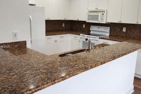 Villa ou maison à louer à Weston, Floride: 4 chambres, 208.1 m2 № 1890810 - photo 5