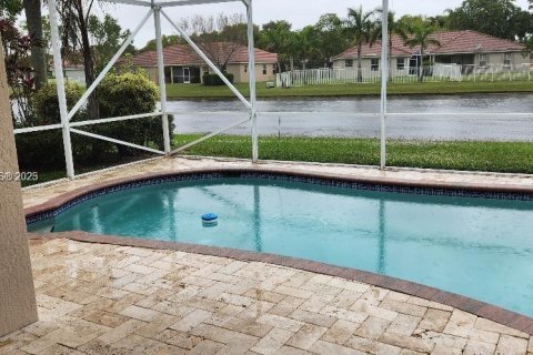 Villa ou maison à louer à Weston, Floride: 4 chambres, 208.1 m2 № 1890810 - photo 12