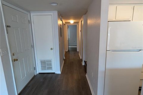 Townhouse in Gainesville, Florida 3 bedrooms, 126.44 sq.m. № 2122344 - photo 5
