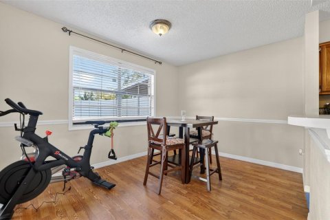 Townhouse in Tampa, Florida 3 bedrooms, 130.43 sq.m. № 2144868 - photo 8