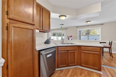 Townhouse in Tampa, Florida 3 bedrooms, 130.43 sq.m. № 2144868 - photo 13