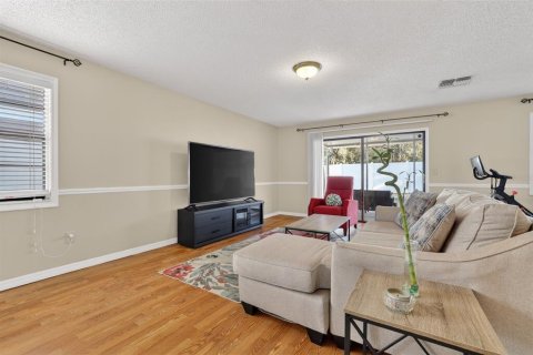 Townhouse in Tampa, Florida 3 bedrooms, 130.43 sq.m. № 2144868 - photo 4