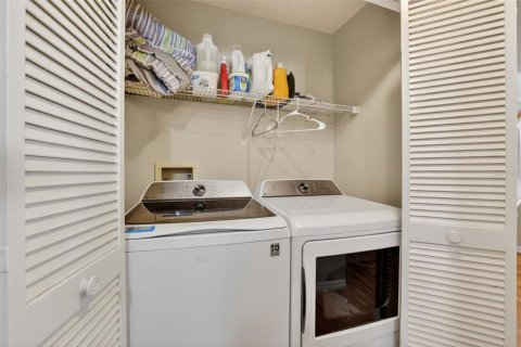 Townhouse in Tampa, Florida 3 bedrooms, 130.43 sq.m. № 2144868 - photo 14