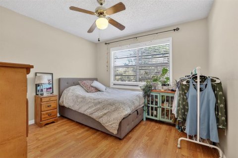 Townhouse in Tampa, Florida 3 bedrooms, 130.43 sq.m. № 2144868 - photo 23
