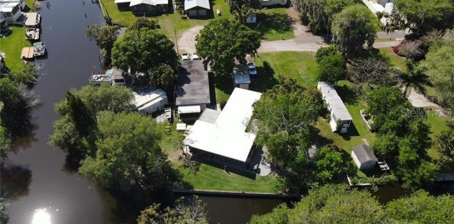 Propiedad comercial en Okeechobee, Florida 5 dormitorios, 213.68 m2 № 1685488