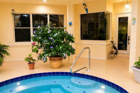 House in Weeki Wachee, Florida 4 bedrooms, 263.94 sq.m. № 2231221 - photo 3