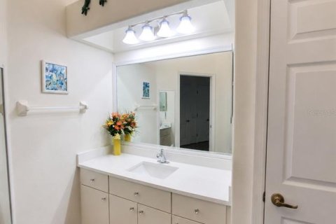 House in Weeki Wachee, Florida 4 bedrooms, 263.94 sq.m. № 2231221 - photo 17