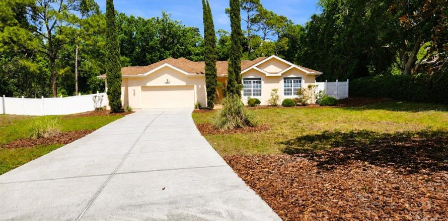 House in Weeki Wachee, Florida 4 bedrooms, 263.94 sq.m. № 2231221