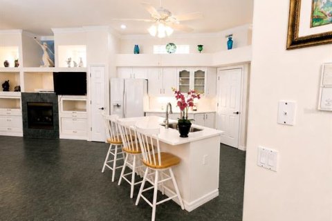 House in Weeki Wachee, Florida 4 bedrooms, 263.94 sq.m. № 2231221 - photo 12