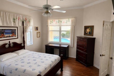 House in Weeki Wachee, Florida 4 bedrooms, 263.94 sq.m. № 2231221 - photo 14