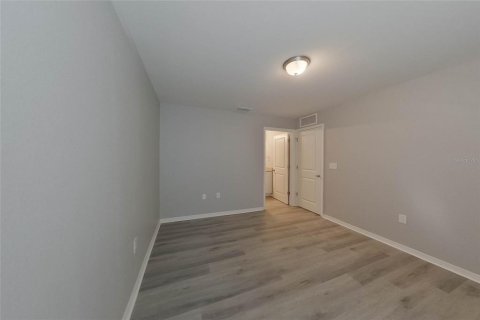 Villa ou maison à louer à Cape Coral, Floride: 4 chambres, 153.29 m2 № 2115352 - photo 16