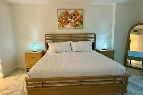 Condo in Saint Petersburg, Florida, 3 bedrooms  № 1313476 - photo 24