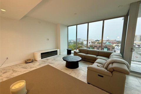 Condo in Saint Petersburg, Florida, 3 bedrooms  № 1313476 - photo 11