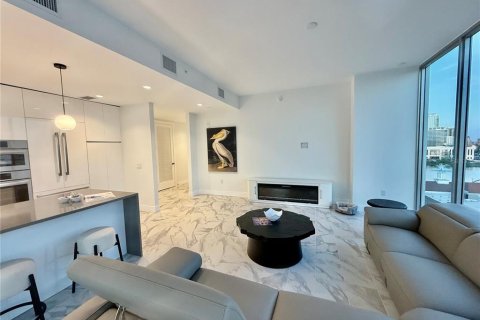 Condo in Saint Petersburg, Florida, 3 bedrooms  № 1313476 - photo 7
