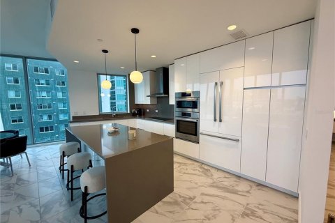 Condo in Saint Petersburg, Florida, 3 bedrooms  № 1313476 - photo 12