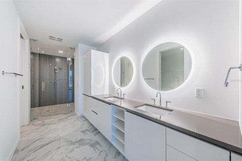 Condo in Saint Petersburg, Florida, 3 bedrooms  № 1313476 - photo 29