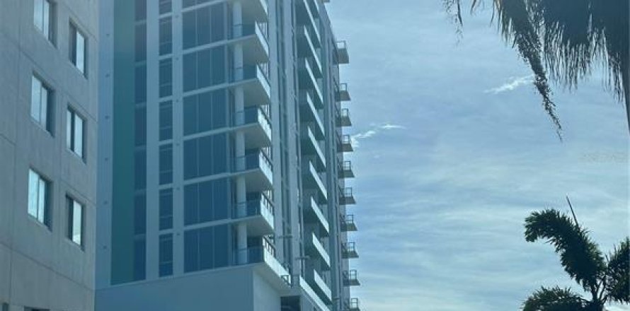 Condo in Saint Petersburg, Florida, 3 bedrooms № 1313476