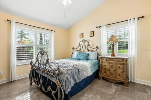 Casa en venta en Apopka, Florida, 4 dormitorios, 342.9 m2 № 2123042 - foto 18
