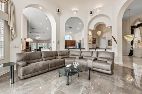 Casa en venta en Apopka, Florida, 4 dormitorios, 342.9 m2 № 2123042 - foto 4