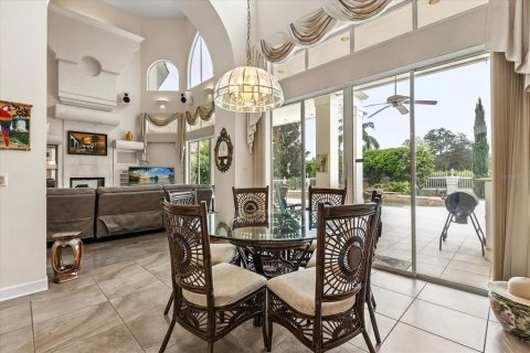 Casa en venta en Apopka, Florida, 4 dormitorios, 342.9 m2 № 2123042 - foto 11