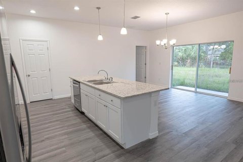 Casa en venta en Palm Bay, Florida, 4 dormitorios, 157.47 m2 № 2207172 - foto 2