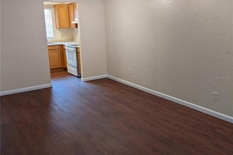 Touwnhouse à louer à Gainesville, Floride: 2 chambres, 89.19 m2 № 2109076 - photo 3