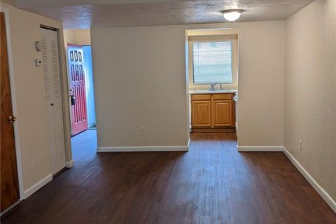 Touwnhouse à louer à Gainesville, Floride: 2 chambres, 89.19 m2 № 2109076 - photo 2