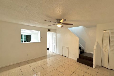 Touwnhouse à louer à Orlando, Floride: 2 chambres, 118.91 m2 № 2416762 - photo 4