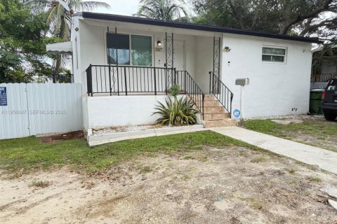 Villa ou maison à Hallandale Beach, Floride 2 chambres, 147.71 m2 № 2010532