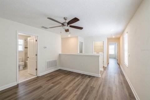 House in STOREY PARK in Orlando, Florida 4 bedrooms, 231.42 sq.m. № 1682930 - photo 15