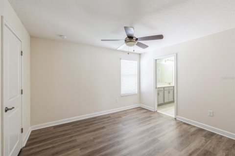 House in STOREY PARK in Orlando, Florida 4 bedrooms, 231.42 sq.m. № 1682930 - photo 19