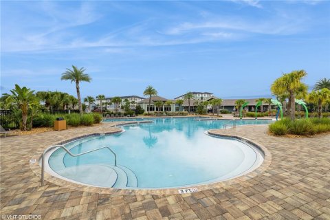House in STOREY PARK in Orlando, Florida 4 bedrooms, 231.42 sq.m. № 1682930 - photo 30