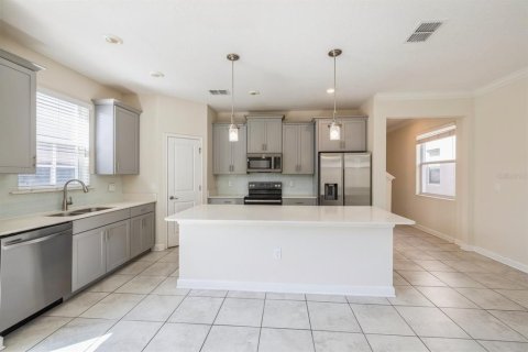 House in STOREY PARK in Orlando, Florida 4 bedrooms, 231.42 sq.m. № 1682930 - photo 6