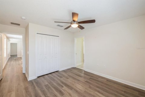 House in STOREY PARK in Orlando, Florida 4 bedrooms, 231.42 sq.m. № 1682930 - photo 18