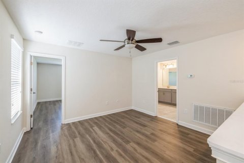 House in STOREY PARK in Orlando, Florida 4 bedrooms, 231.42 sq.m. № 1682930 - photo 16