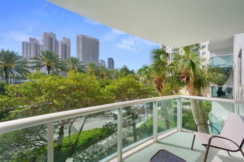 Condominio en venta en Sunny Isles Beach, Florida, 1 dormitorio, 93.37 m2 № 1862375 - foto 14