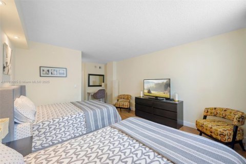 Condominio en venta en Sunny Isles Beach, Florida, 1 dormitorio, 93.37 m2 № 1862375 - foto 17