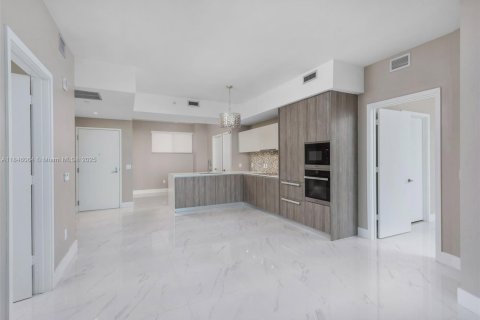 Copropriété à vendre à Miami, Floride: 2 chambres, 120.12 m2 № 1844193 - photo 2