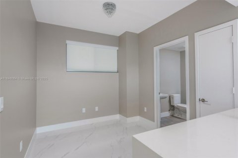 Copropriété à vendre à Miami, Floride: 2 chambres, 120.12 m2 № 1844193 - photo 4