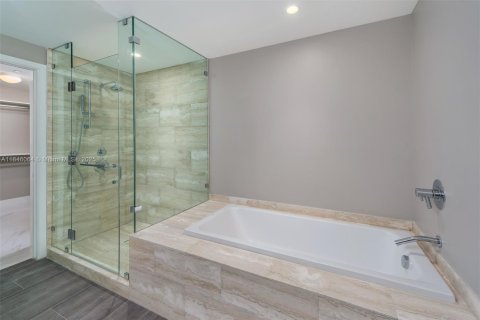 Copropriété à vendre à Miami, Floride: 2 chambres, 120.12 m2 № 1844193 - photo 16