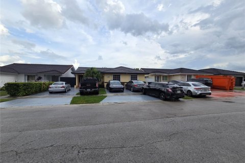 Купить виллу или дом в Майами, Флорида 4 спальни, 177.91м2, № 1963167 - фото 1