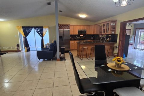 Купить виллу или дом в Майами, Флорида 4 спальни, 177.91м2, № 1963167 - фото 14