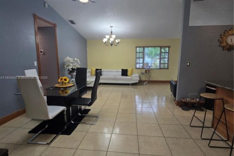 Купить виллу или дом в Майами, Флорида 4 спальни, 177.91м2, № 1963167 - фото 8