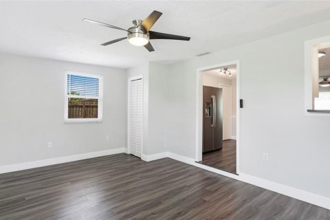House in Sarasota, Florida 2 bedrooms, 95.78 sq.m. № 1835167 - photo 11