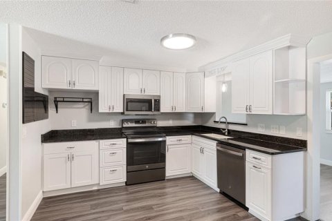 House in Sarasota, Florida 2 bedrooms, 95.78 sq.m. № 1835167 - photo 7